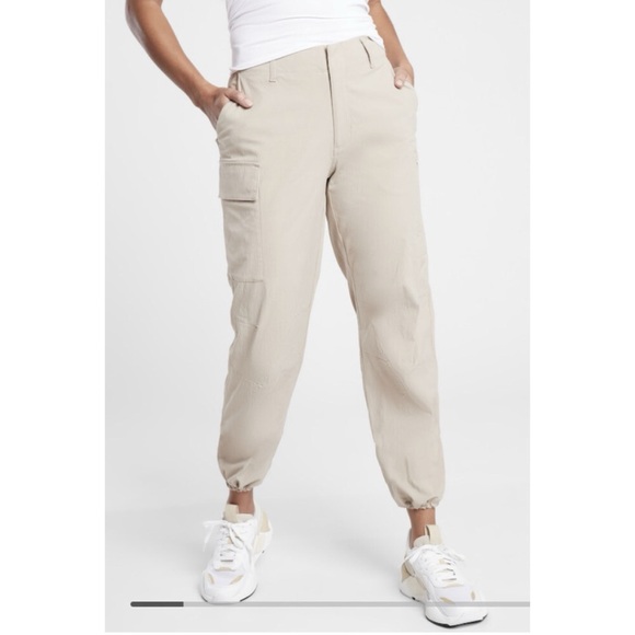 Athleta Trekkie Utility Cargo Pants Ecru Size 4 Outdoor Hiking Pants - Picture 2 of 14